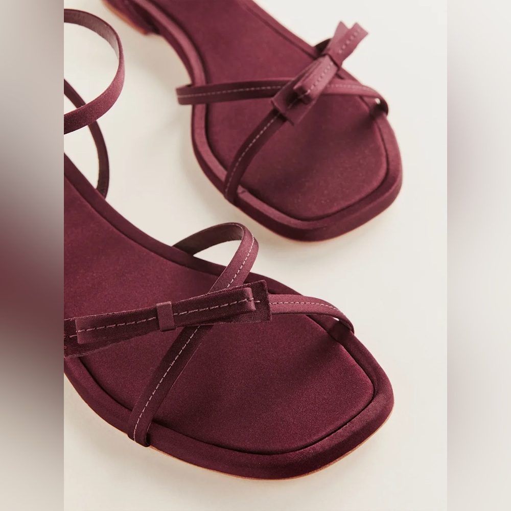 NIB Reformation Erica Flat Bow Ruby Satin Burgundy Sandals